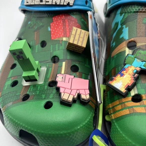 Crocs x MinecraftcClassic Clog 210829-90H - M10/W12‎ - Picture 9 of 10